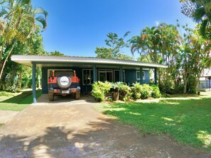 3 Bedroom House with spa pool, BBQ area and fully fenced garden property.