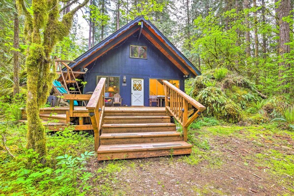 Deming Vacation Rental | 2BR | 2BA | 1,486 Sq Ft | Stairs Required