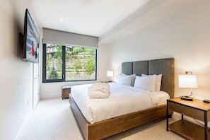 Bedroom 2 with 1 King Bed