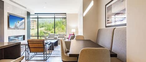 Dining Area / Living Room with Sleeper Sofa