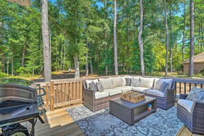 Furnished Deck | Private Yard