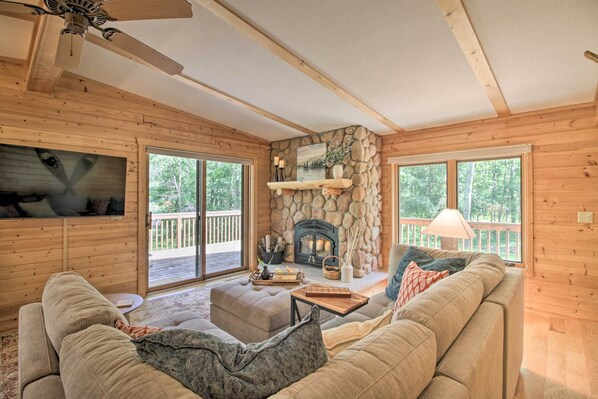 Crosslake Vacation Rental | 6BR | 2BA | Stairs Required | 1,400 Sq Ft
