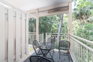 Enjoy a late-afternoon drink and catch the last few rays of sunlight on balcony.