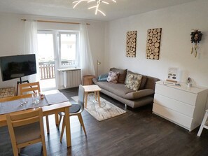 Ferienwohnung Hörnleberg, 50qm, 1 Schlafzimmer, max. 2 Personen-Wohn-Essbereich