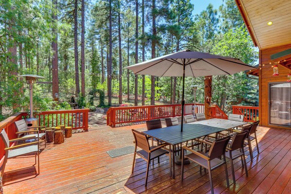 Pinetop Vacation Rental | 4BR | 2.5BA | 2,645 Sq Ft | Stairs Required to Enter