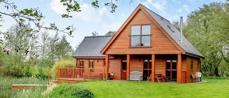 Lakeside Retreat - Anglesey Lakeside Lodges, Anglesey