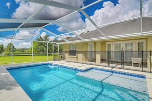 Lanai | Outdoor Pool