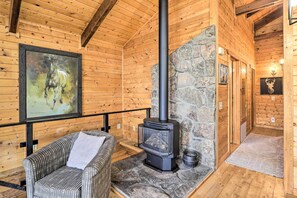 Living Room | Gas Stove