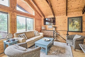 Living Room | Smart TV