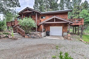 Cabin Exterior | Driveway Parking (4 Vehicles)