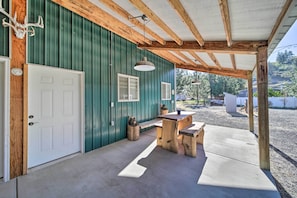 Covered Patio | Picnic Area