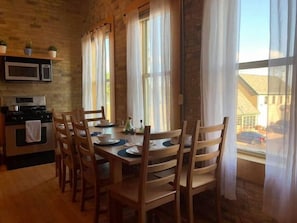 Kitchen/dining room