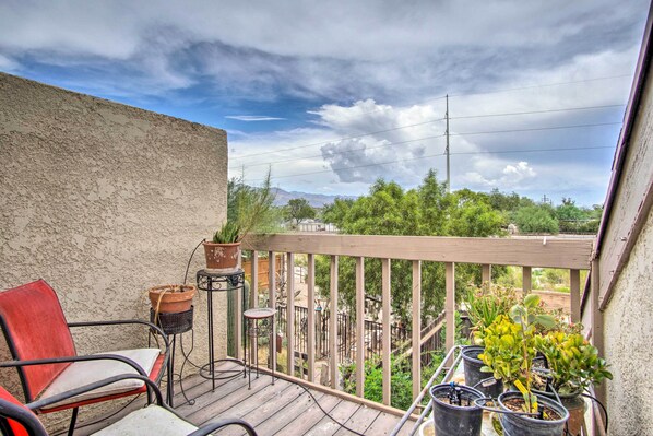 Tucson Vacation Rental | 2BR | 2BA | Step-Free Entry | 1,170 Sq Ft