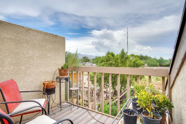 Tucson Vacation Rental | 2BR | 2BA | Step-Free Entry | 1,170 Sq Ft