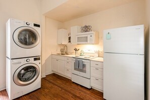 Kitchen / Laundry