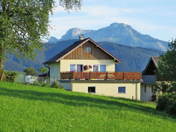 Ciel, Plante, Bâtiment, Propriété, Montagne, Fenêtre, Arbre, Nuage, Paysage Naturel, Lot Terre