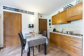 Kitchen and dining area
