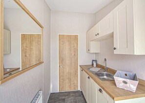 Platinum Lodge Hot Tub - Skegness Fields, Skegness
