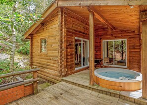Woodpecker Log Cabin 2 - Quarry Walk Lodges, Freehay, Cheadle