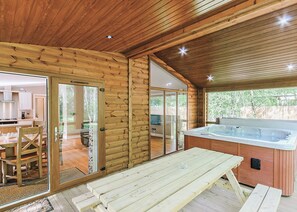 Fox Lodge Plus