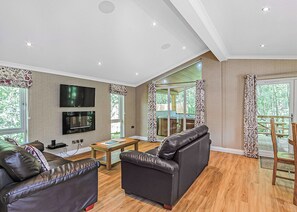 Fox Lodge Plus