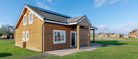 Oystercatcher Lodge - Hornsea Lakeside Lodges, Hornsea