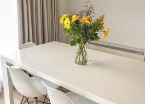 Kingfisher Cottage - Yare View Holiday Cottages, Brundall, Norwich