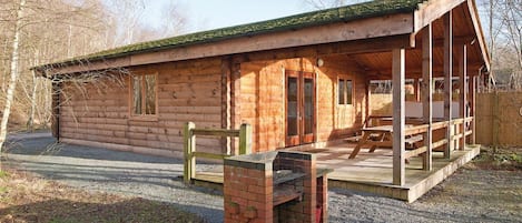 Badger Log Cabin 6 - Quarry Walk Lodges, Freehay, Cheadle