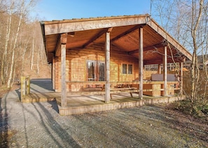 Badger Log Cabin 6 - Quarry Walk Lodges, Freehay, Cheadle