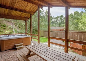 Badger Plus 6 - Quarry Walk Lodges, Freehay, Cheadle