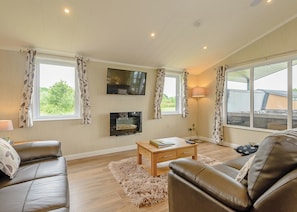 Lakeview 3 - Woodhall Country Park Lodges, Woodhall Spa