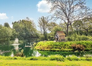 Paris - Flaxton Meadows Luxury Lodges, Flaxton