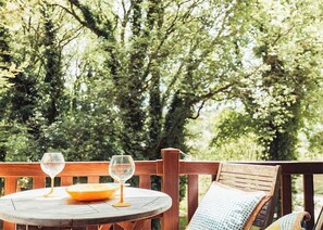 Wren Lodge - Herons Lake Retreat, Caerwys, Flintshire