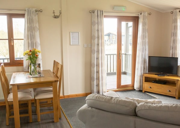 Lakeview Lodge 4 - High Lodge, Darsham, Nr Southwold
