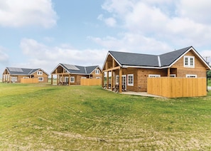 Skylark Lodge Pet - Hornsea Lakeside Lodges, Hornsea