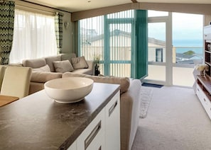 Milano Lodge - Gwalia Falls, Tresaith Beach, Cardigan, Ceredigion