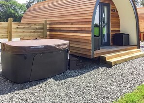 Woodpecker Pods - Bron Eifion Lodges, Criccieth, Gwynedd
