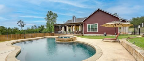 Smithville Vacation Rental | 2BR | 1.5BA | 1,500 Sq Ft | Step-Free Access