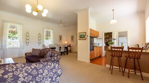 OMG! amazing Chef's kitchen with vintage living room design 