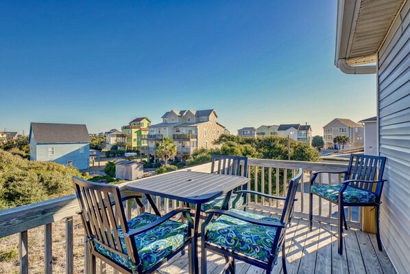 Upstairs Deck off of Living Room