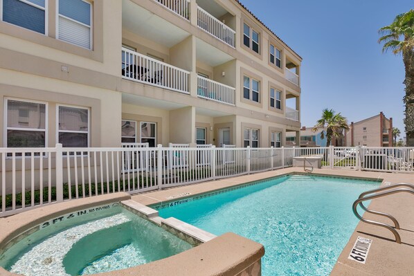 Pool/Hot Tub