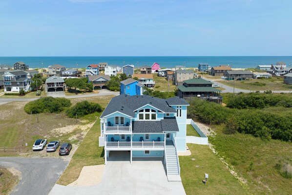 KH5499: Sandy Cheeks in Kitty Hawk | Front Exterior