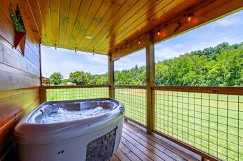 Sevierville Tiny Home w/ Hot Tub, Fire Pit & Grill