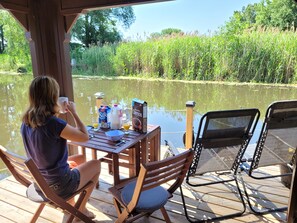 Meals on the water