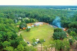 The Moto Ranch at Croom Vacation rentals 
5 acres of private property inside Croom motorcycle area Brooksville Florida