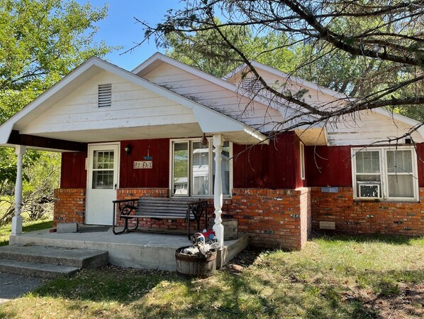 Front porch of the Lazy Easy