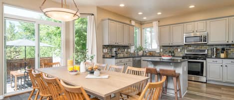 Modern and spacious kitchen.