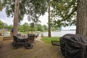 Outdoor eating area with gas grill