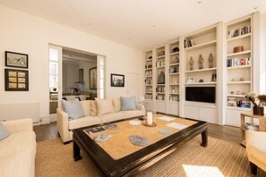Green History – 3 Bedrooms in Kensington (5782)