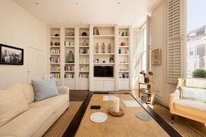 Green History – 3 Bedrooms in Kensington (5781)